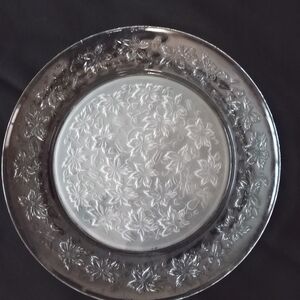 Princess House Crystal Fantasia Pointsetta Pattern Large Round 13" Serving Platt